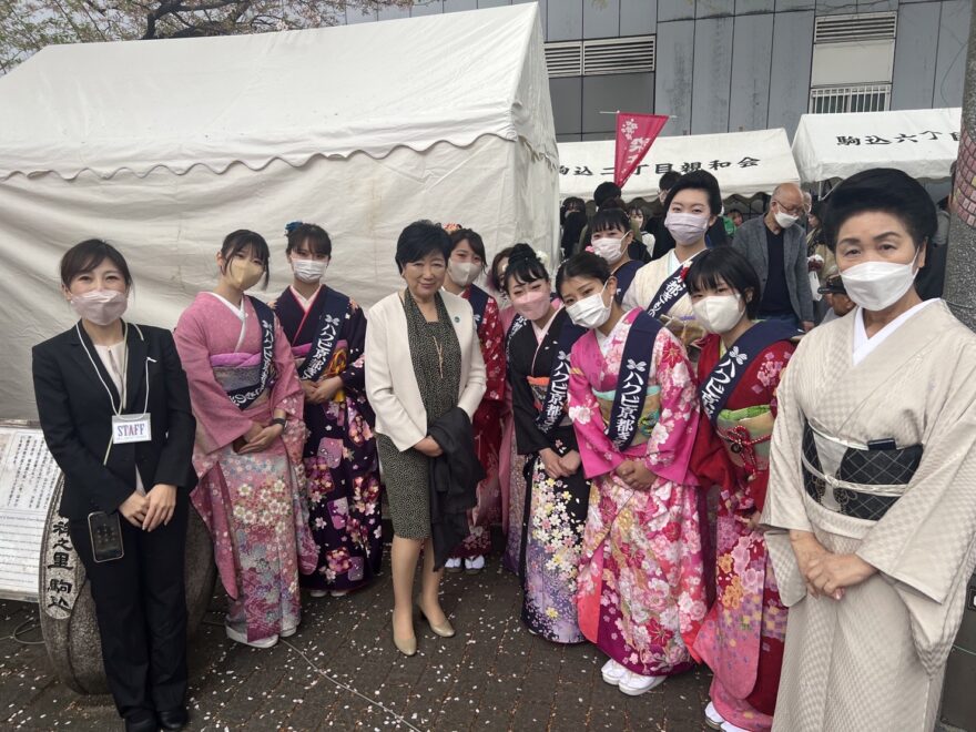 来賓の小池都知事とも記念撮影させていただきました